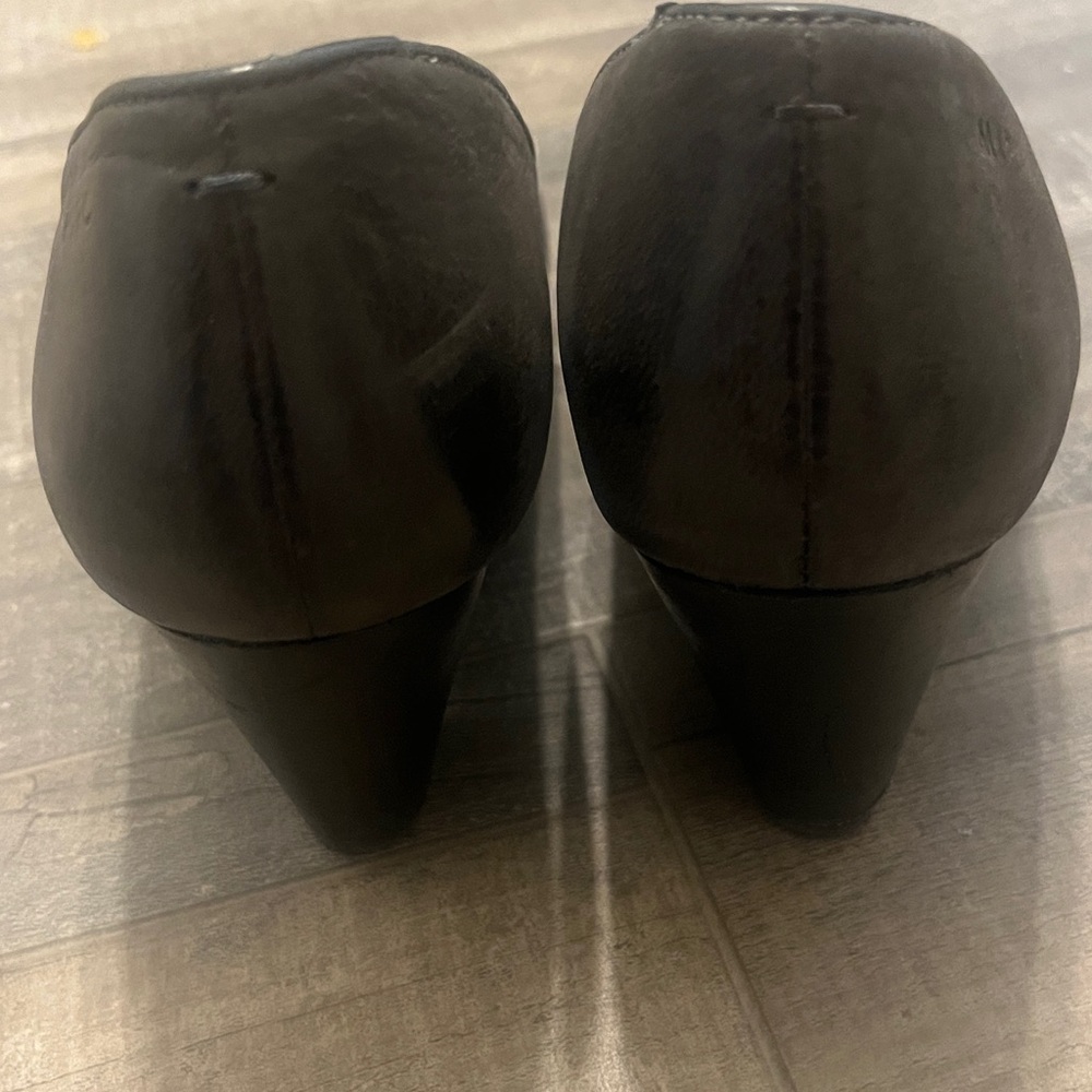 Marc Art of Walking Black Leather Round Toe Heels 3” Heels - Picture 4 of 12